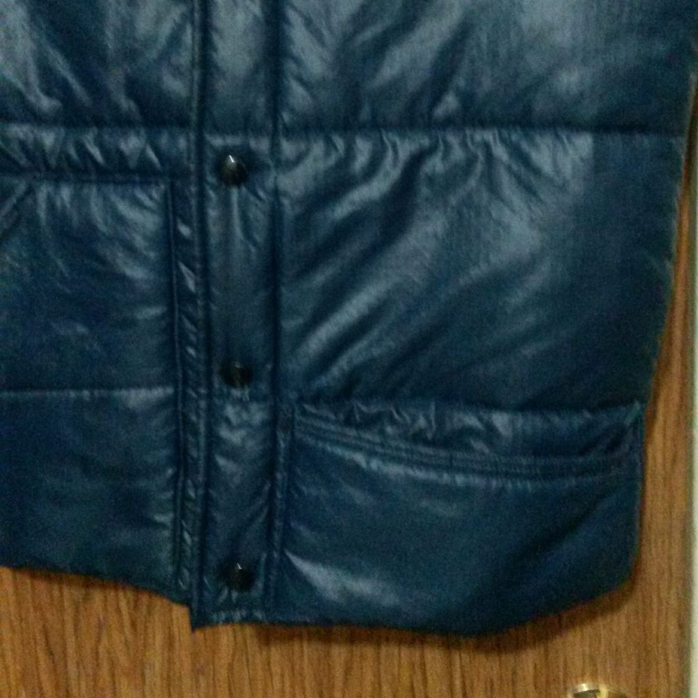 Puffed Vest With Snaps - Picture 10 of 16
